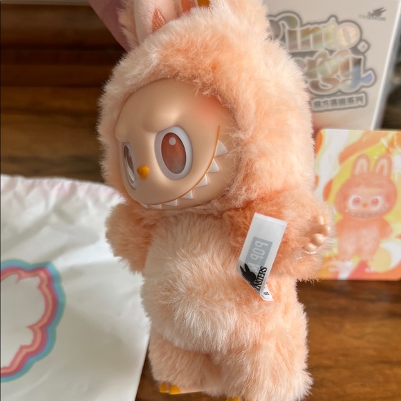 Authentic Pop Mart The Monsters Big Into Energy Labubu- Happiness, New Open Box - Picture 8 of 12